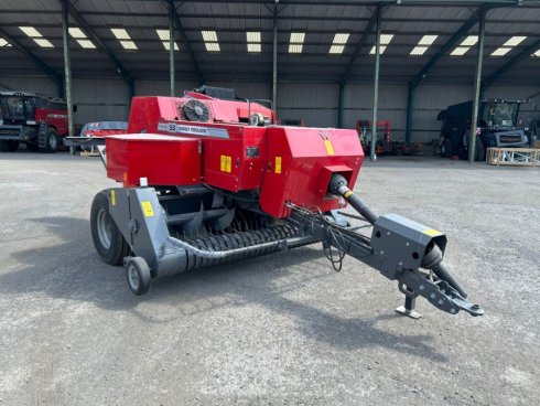 Massey Ferguson 1842S Small Square Baler