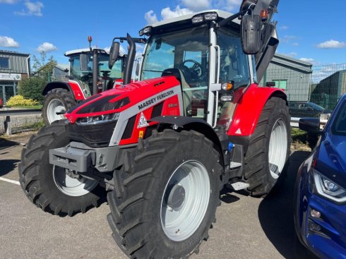 Massey Ferguson 5S.145