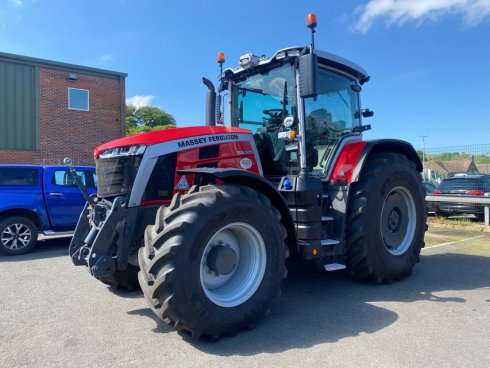 Massey Ferguson 8S.305