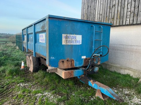 Used Henton 10 ton Grain/Muck Trailer
