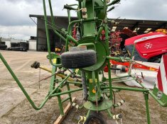 Krone 7.92/8 Tedder