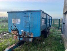 Used Henton 10 ton Grain/Muck Trailer